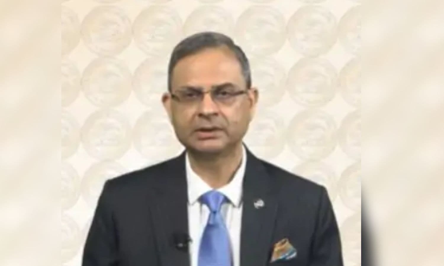 RBI Monetary Policy Meeting: रेपो रेट 5.25% पर बरकरार, जानिए RBI का फैसला आपकी जेब पर कैसे डालता है असर