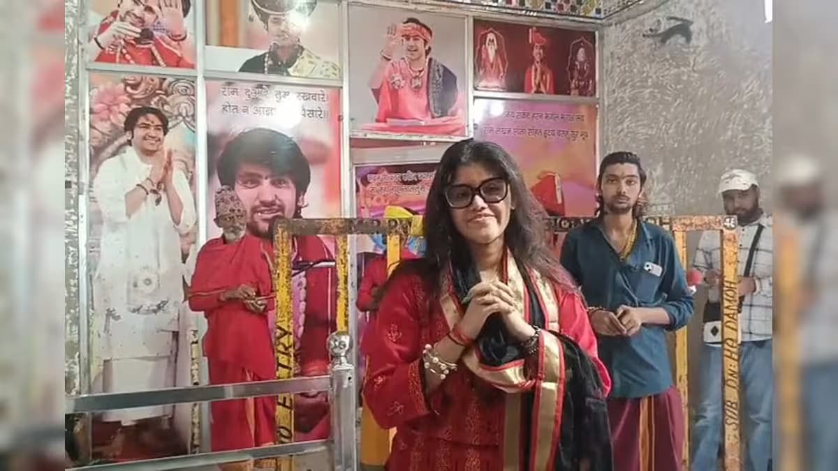 ‘हनुमान अंश’ की प्रोड्यूसर ने धीरेंद्र शास्त्री से मुलाकात के बाद फिल्म को लेकर किया बड़ा दावा